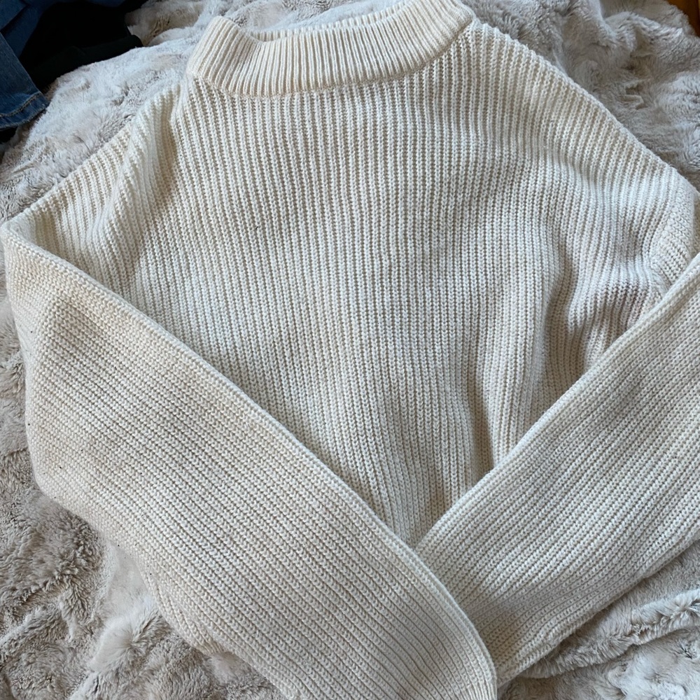 White turtle neck crop top